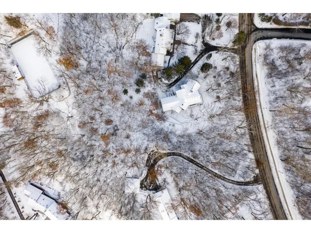 7106 Valley View Road Edina, MN 55439