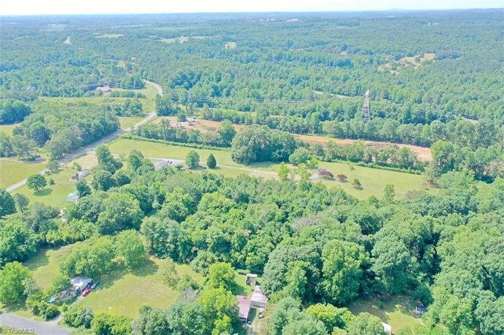 5731 Julian Airport Road Liberty, NC 27298