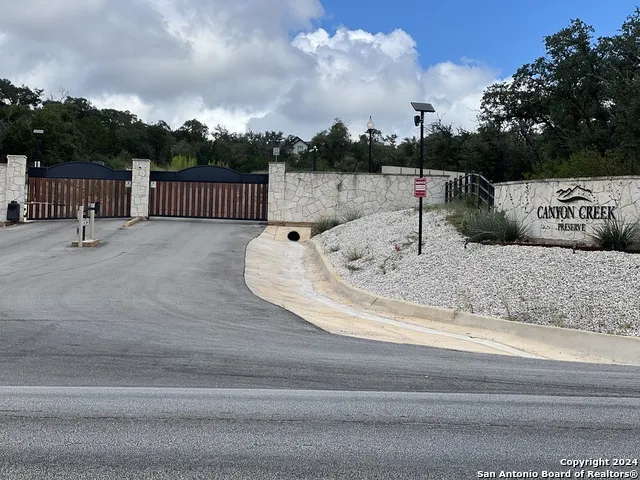 245 Sydney Springs Helotes, TX 78023
