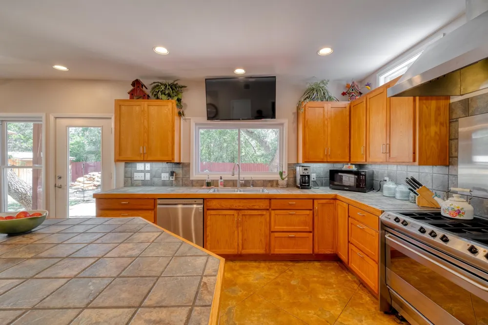 7600 Deer Run Leander, TX 78641