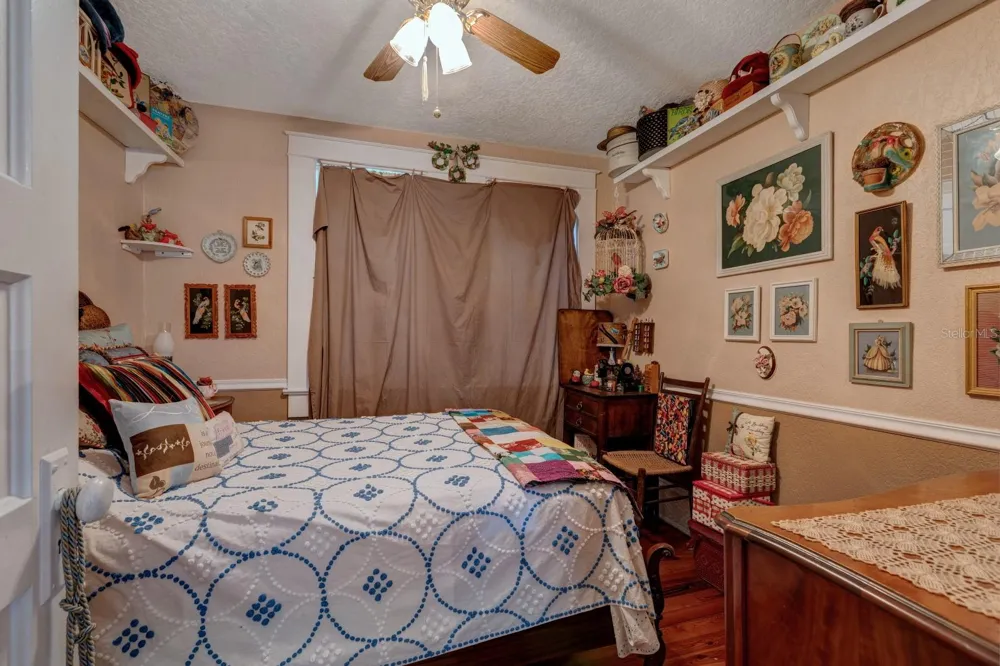 401 E 9TH AVENUE Mount Dora, FL 32757