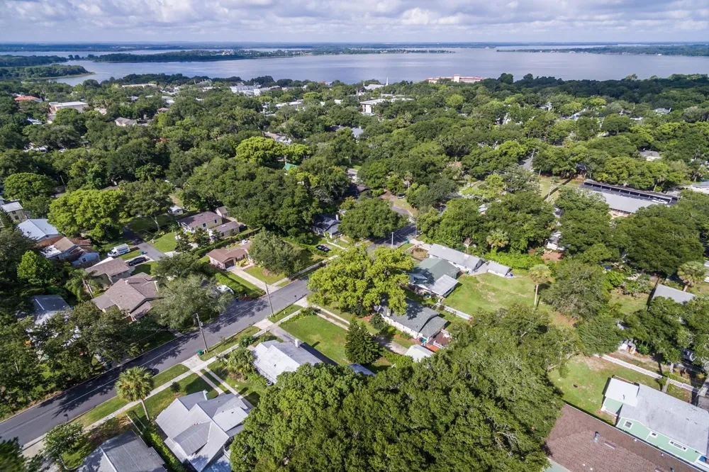 401 E 9TH AVENUE Mount Dora, FL 32757