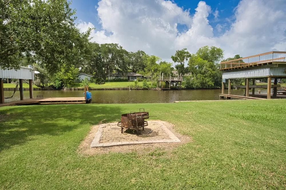 136 Pr 652 Sargent, TX 77414