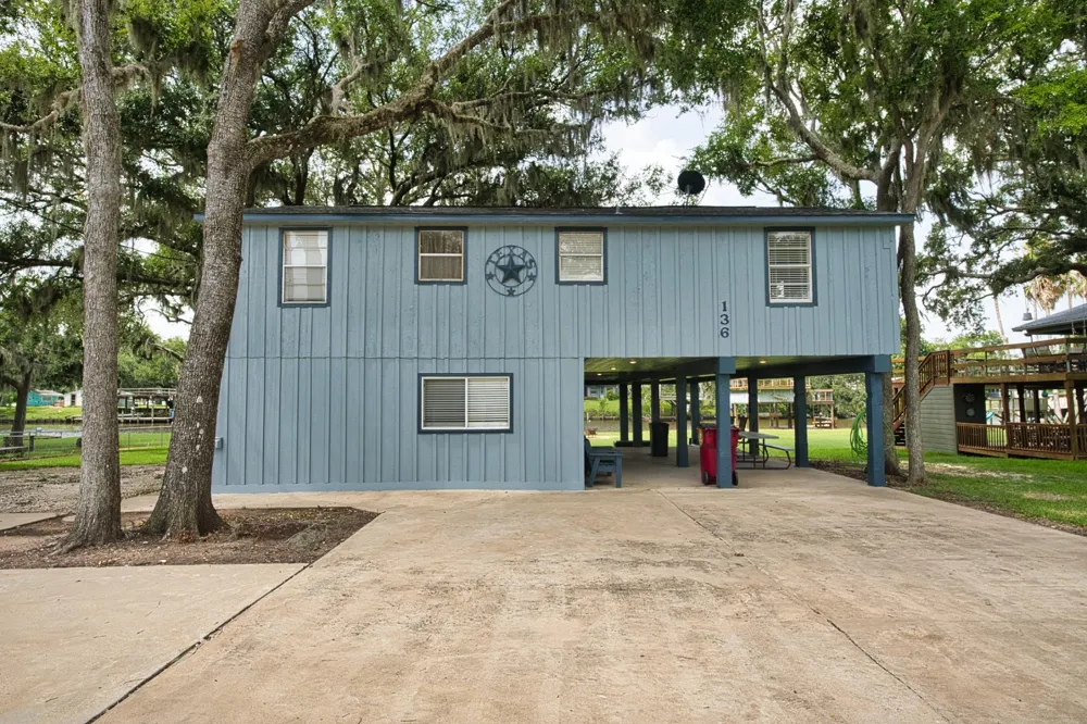 136 Pr 652 Sargent, TX 77414