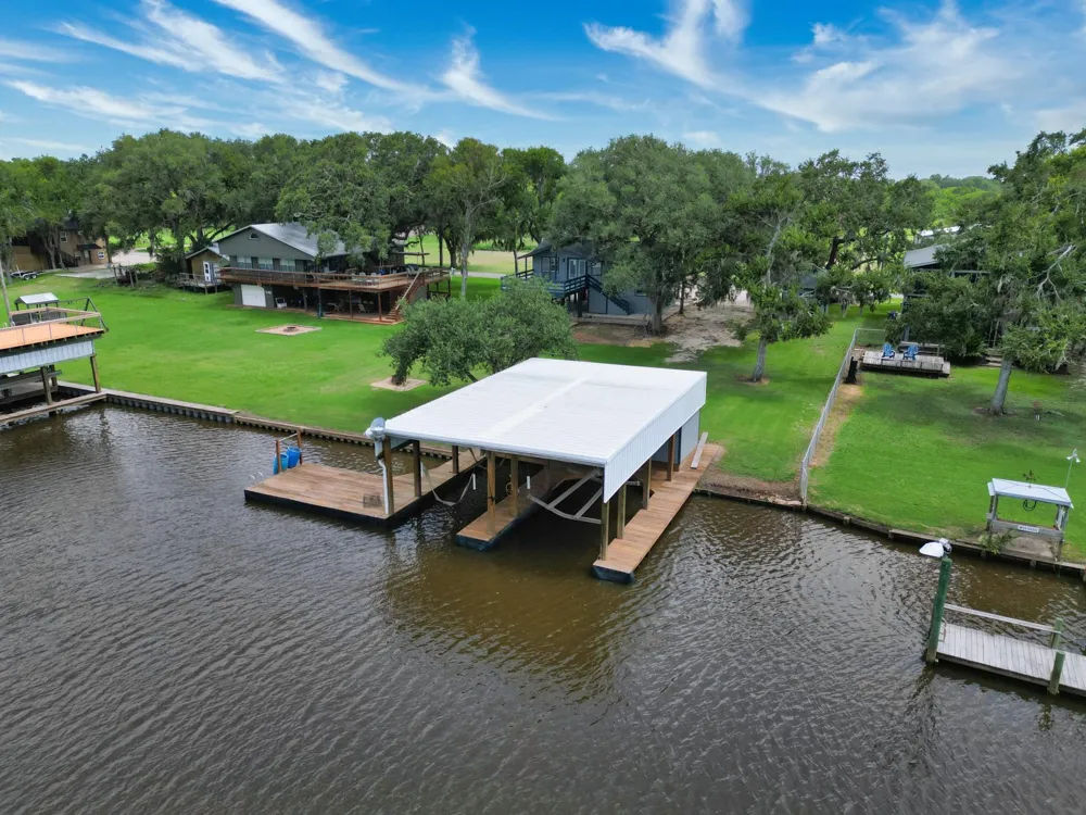 136 Pr 652 Sargent, TX 77414