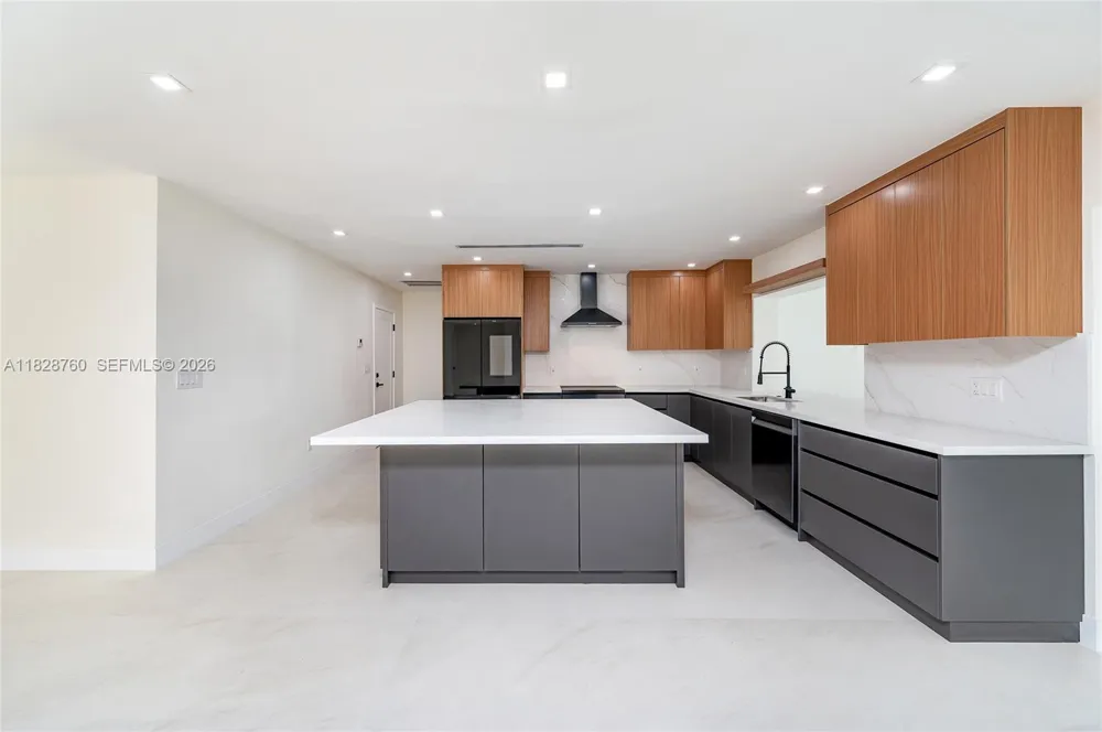 7101 E Troon Cir Miami Lakes, FL 33014
