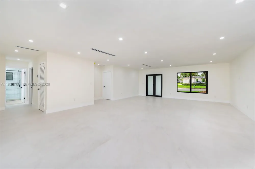 7101 E Troon Cir Miami Lakes, FL 33014
