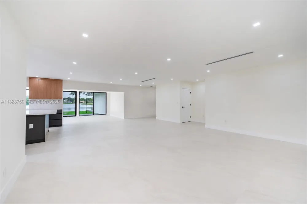 7101 E Troon Cir Miami Lakes, FL 33014