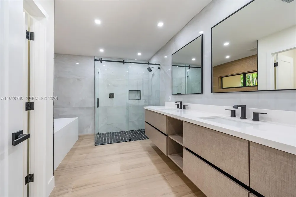 7101 E Troon Cir Miami Lakes, FL 33014