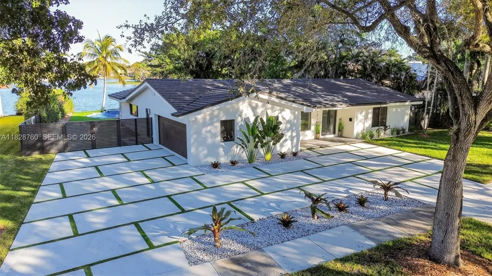 7101 E Troon Cir Miami Lakes, FL 33014