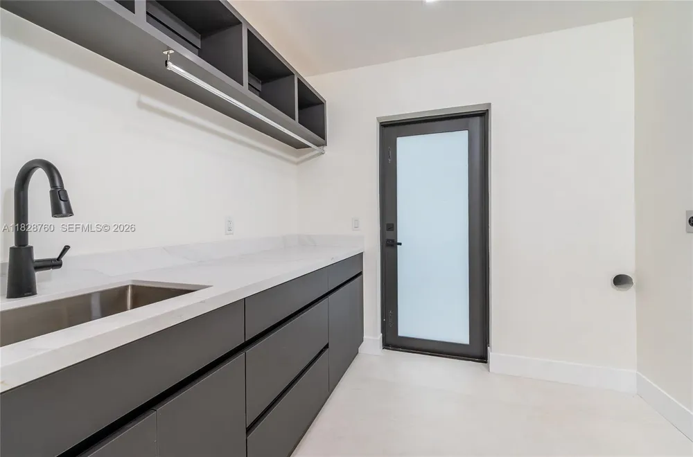 7101 E Troon Cir Miami Lakes, FL 33014
