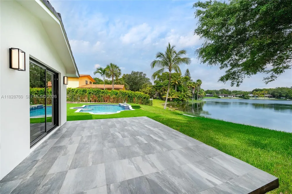7101 E Troon Cir Miami Lakes, FL 33014