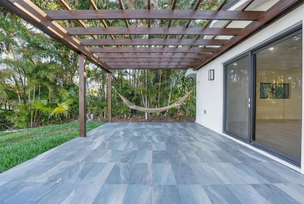 7101 E Troon Cir Miami Lakes, FL 33014