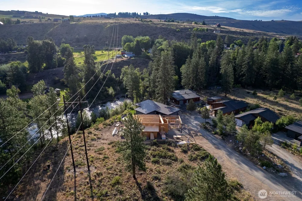 615 Pine Loop Winthrop, WA 98862
