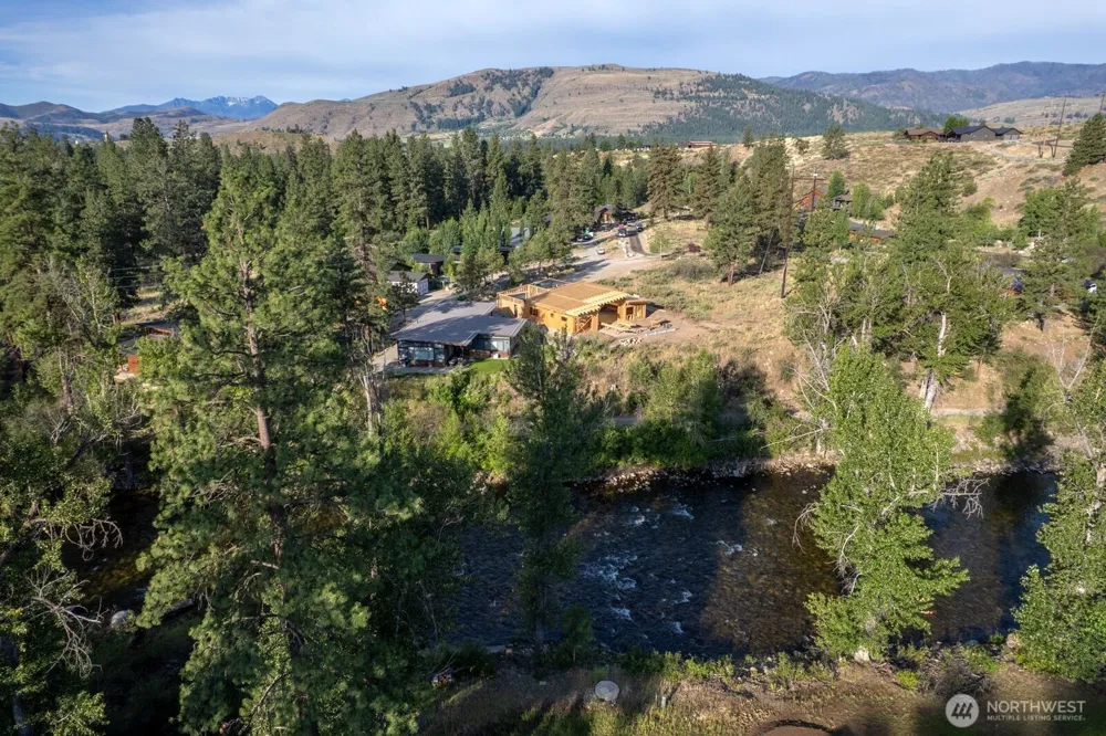 615 Pine Loop Winthrop, WA 98862