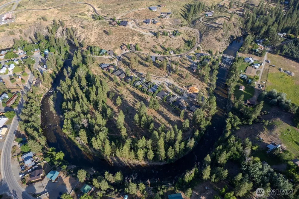 615 Pine Loop Winthrop, WA 98862