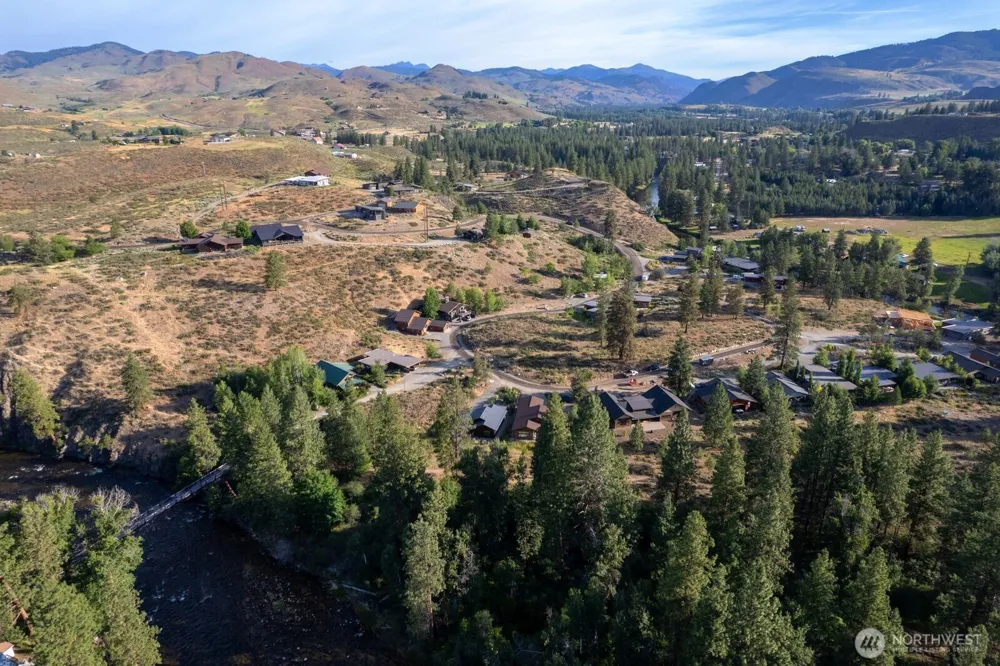 615 Pine Loop Winthrop, WA 98862