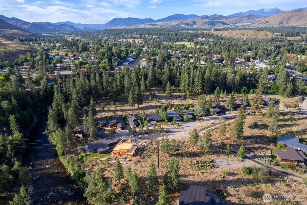 615 Pine Loop Winthrop, WA 98862