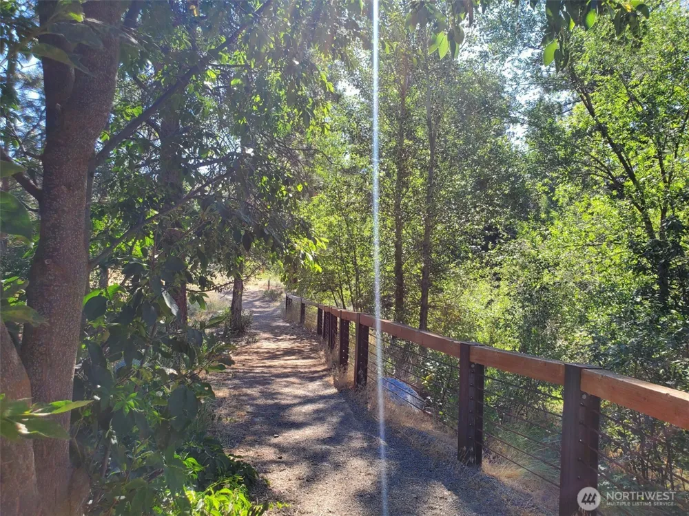 615 Pine Loop Winthrop, WA 98862