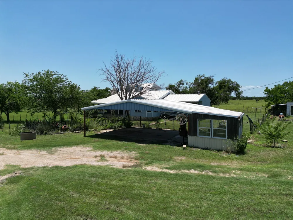 1720 County Road 276 Bertram, TX 78605