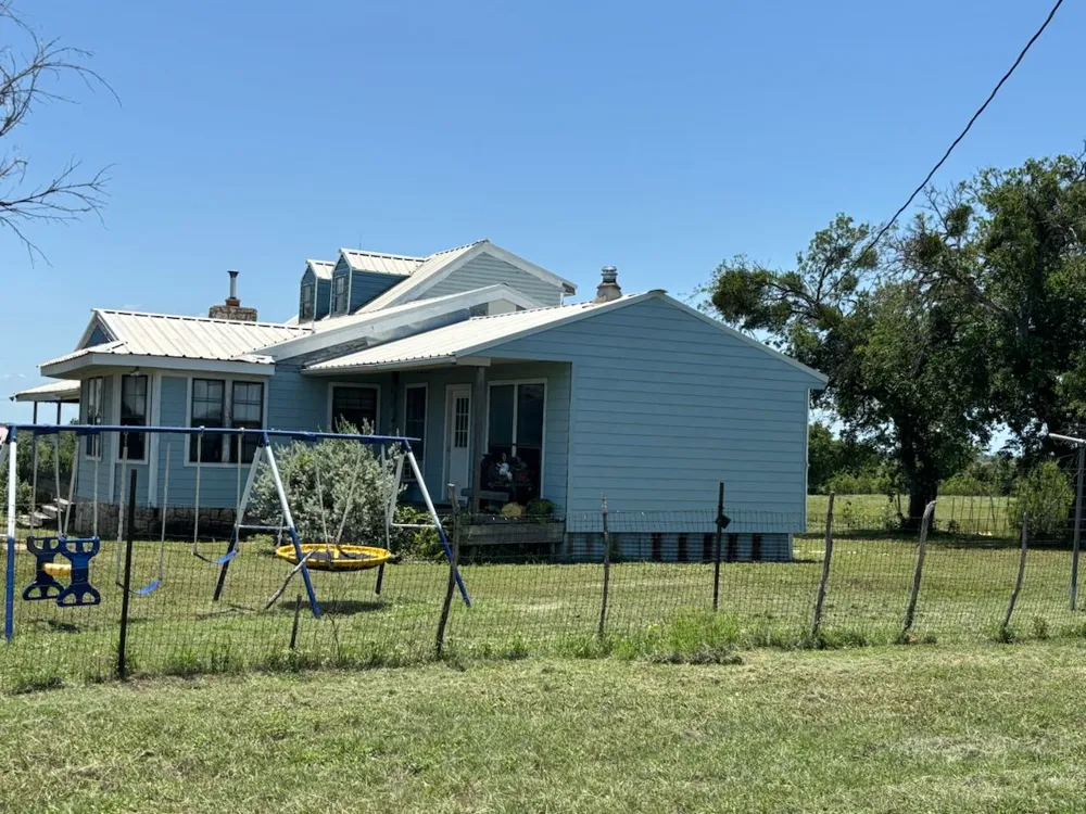 1720 County Road 276 Bertram, TX 78605