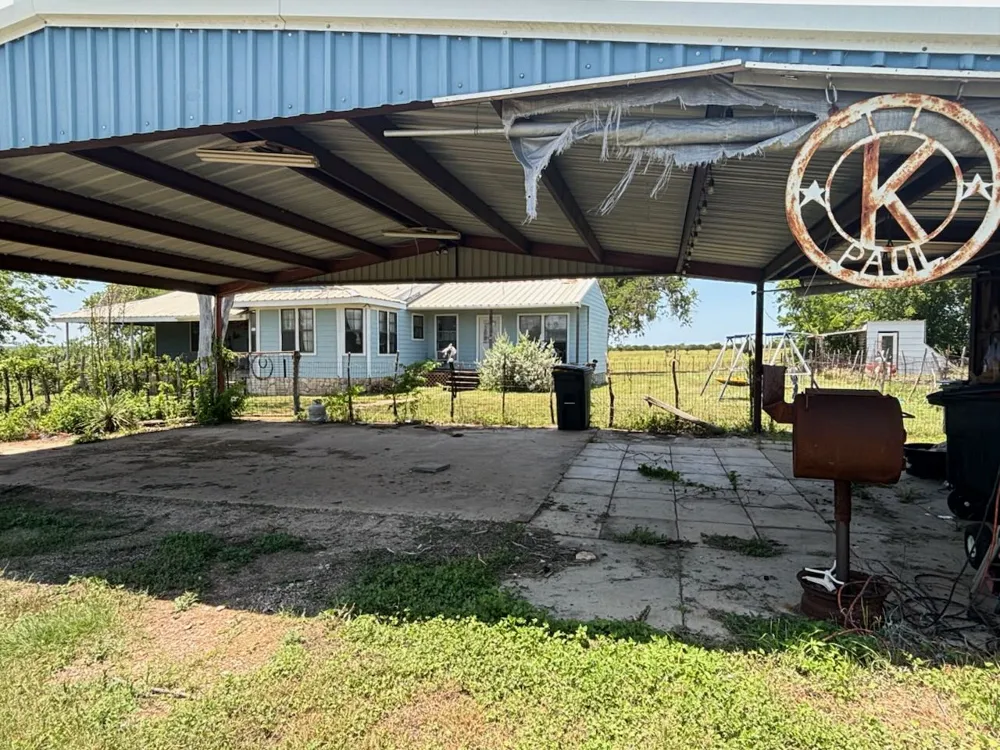 1720 County Road 276 Bertram, TX 78605
