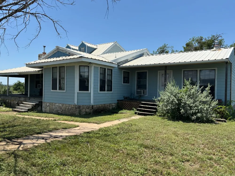 1720 County Road 276 Bertram, TX 78605