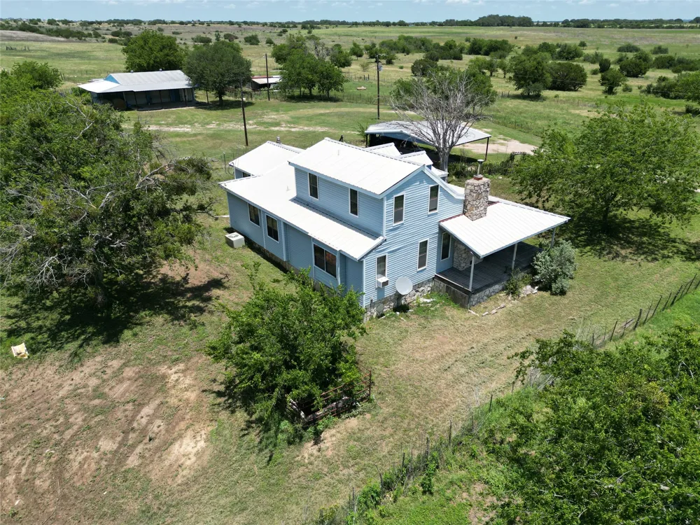 1720 County Road 276 Bertram, TX 78605