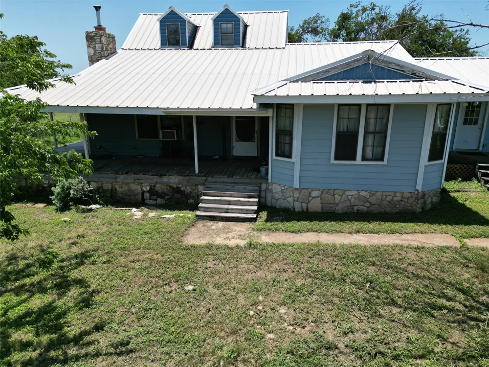 1720 County Road 276 Bertram, TX 78605