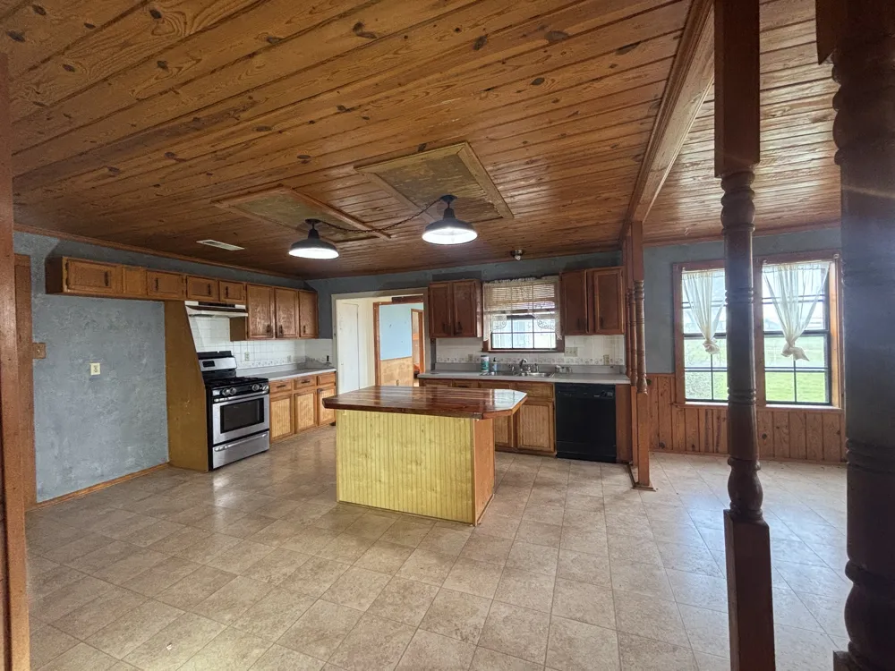 1720 County Road 276 Bertram, TX 78605
