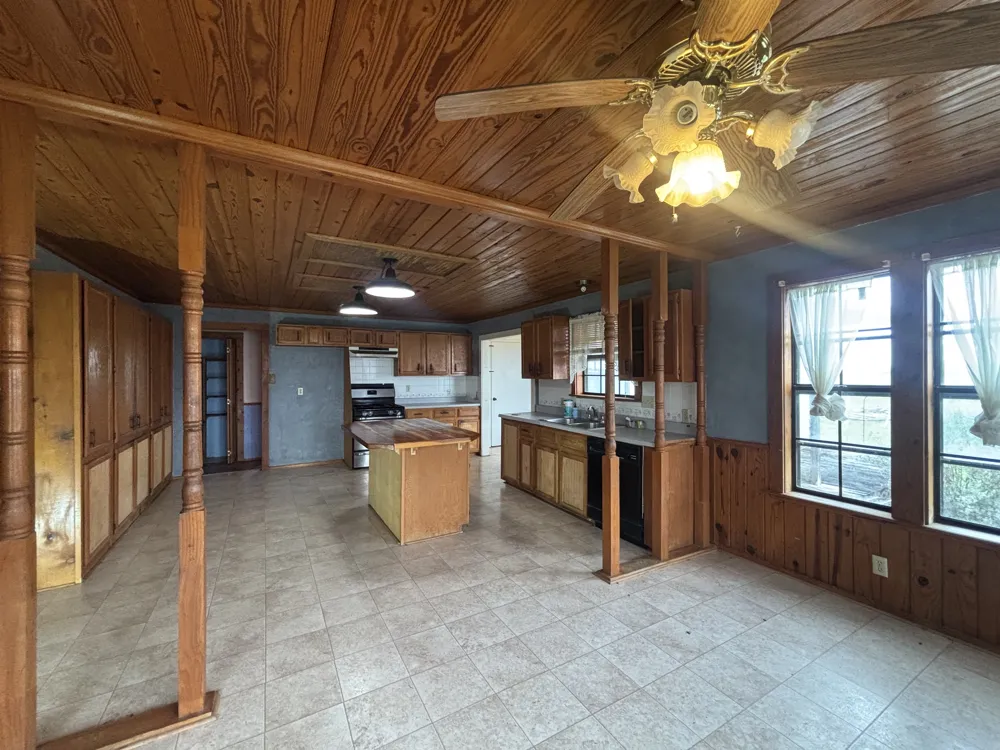 1720 County Road 276 Bertram, TX 78605