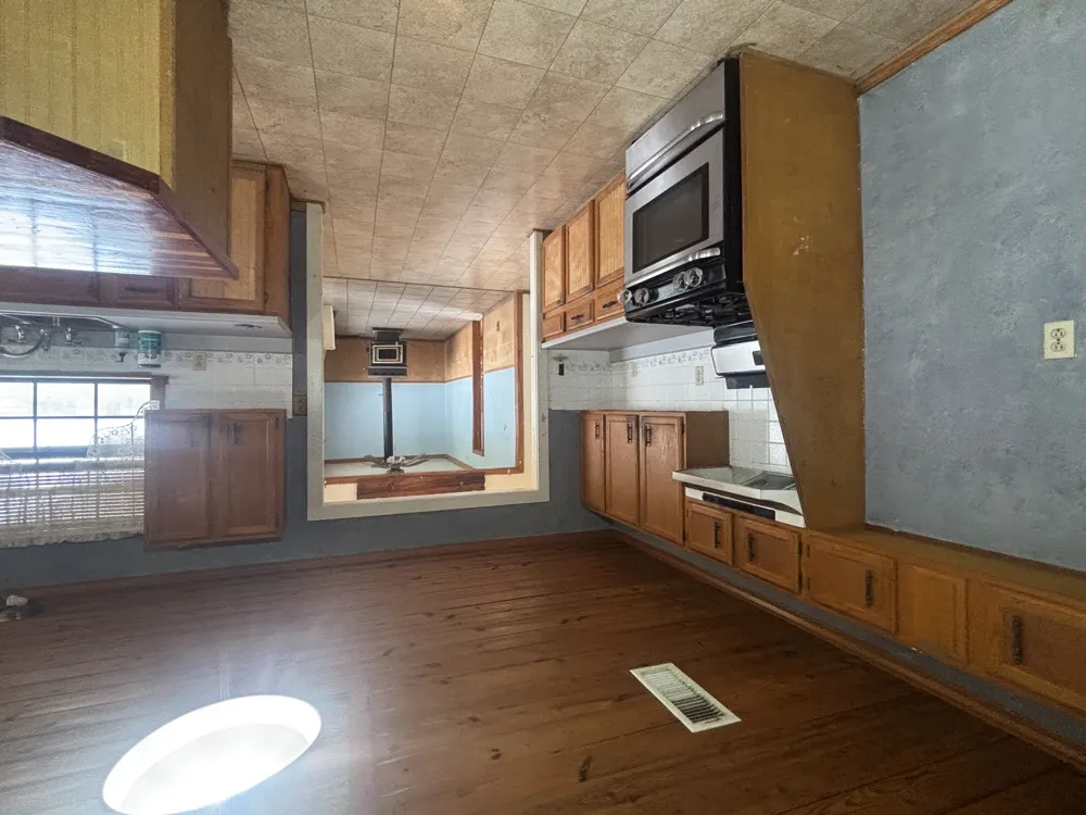 1720 County Road 276 Bertram, TX 78605