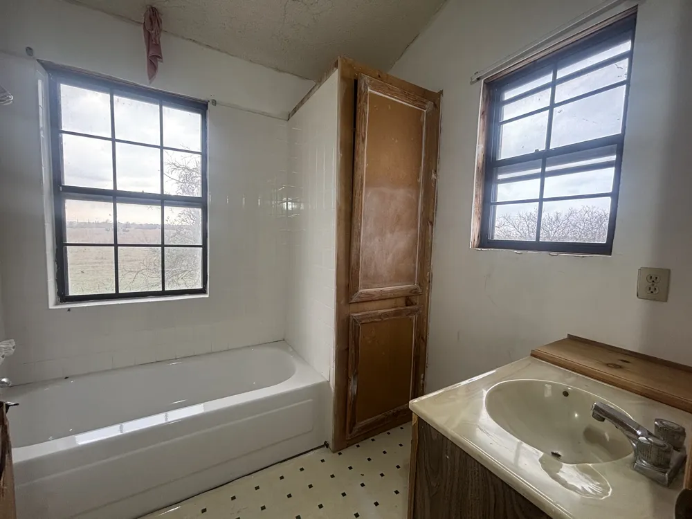 1720 County Road 276 Bertram, TX 78605