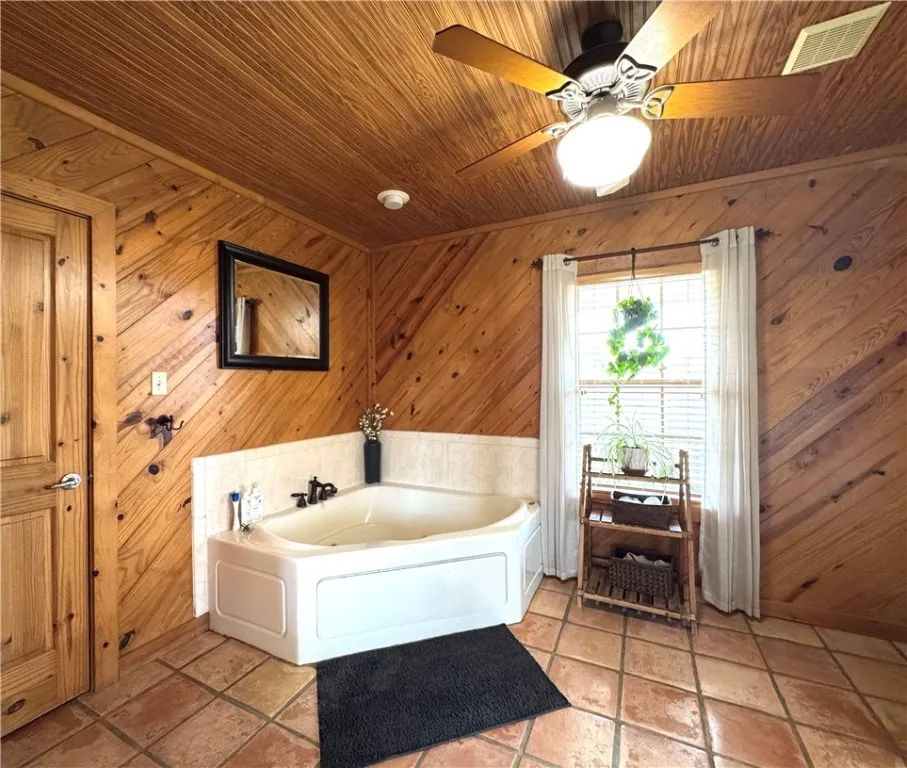 5567 County Road 1441 Mathis, TX 78368