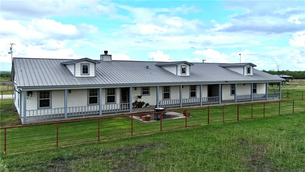 5567 County Road 1441 Mathis, TX 78368
