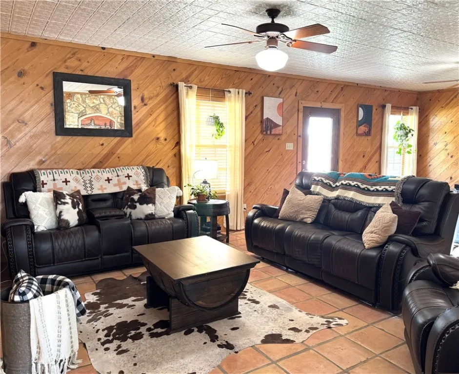5567 County Road 1441 Mathis, TX 78368