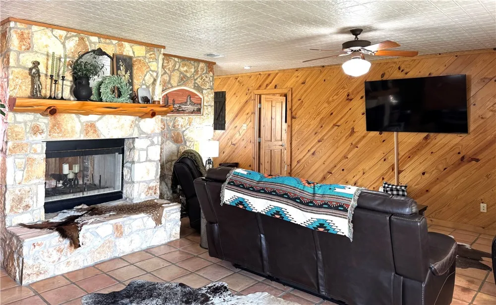 5567 County Road 1441 Mathis, TX 78368