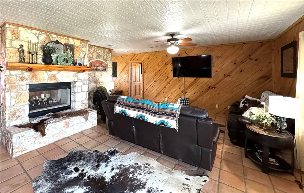 5567 County Road 1441 Mathis, TX 78368