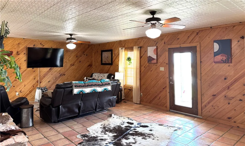5567 County Road 1441 Mathis, TX 78368