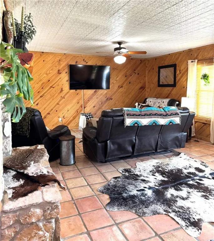 5567 County Road 1441 Mathis, TX 78368