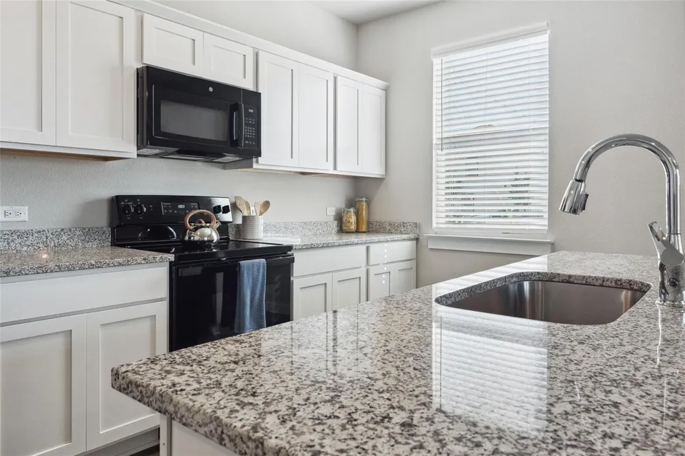523 Powell Drive Leander, TX 78641