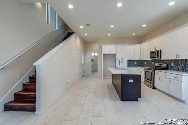2638 E COMMERCE ST San Antonio, TX 78203