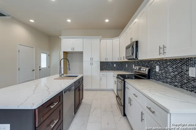 2638 E COMMERCE ST San Antonio, TX 78203