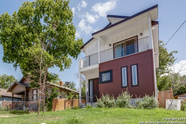 2638 E COMMERCE ST San Antonio, TX 78203