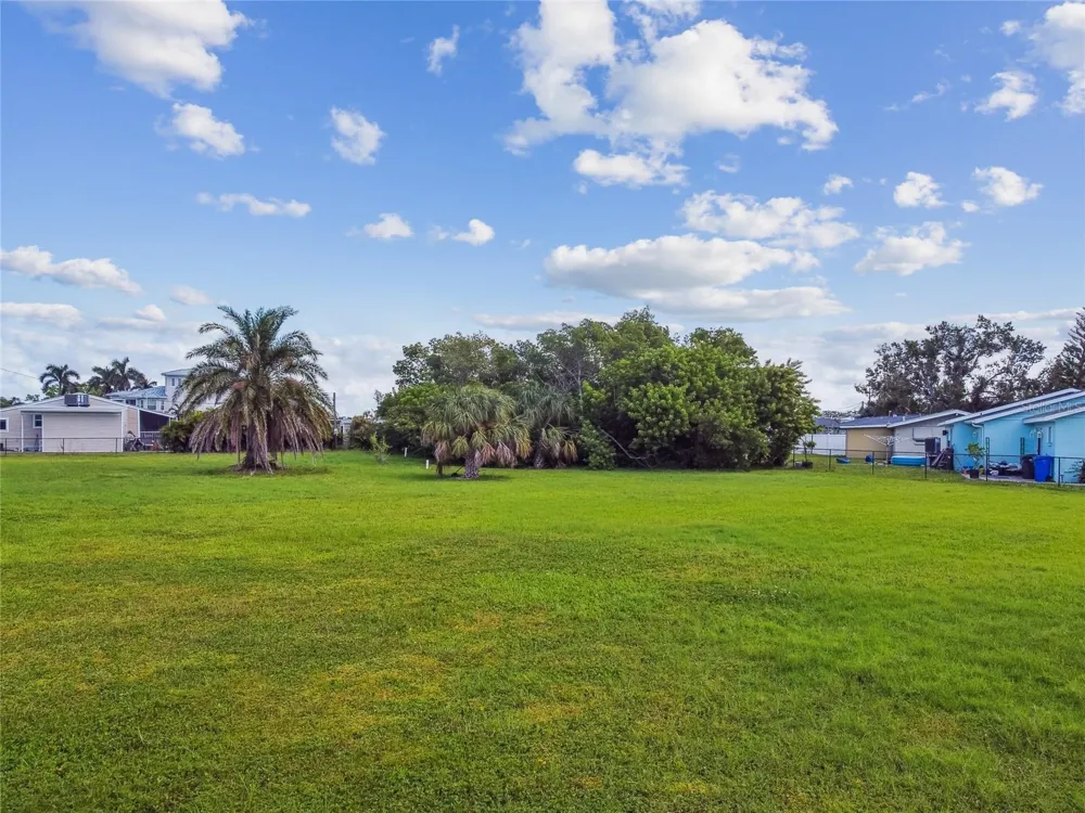 W SHELL POINT ROAD Ruskin, FL 33570