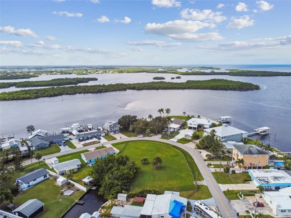 W SHELL POINT ROAD Ruskin, FL 33570
