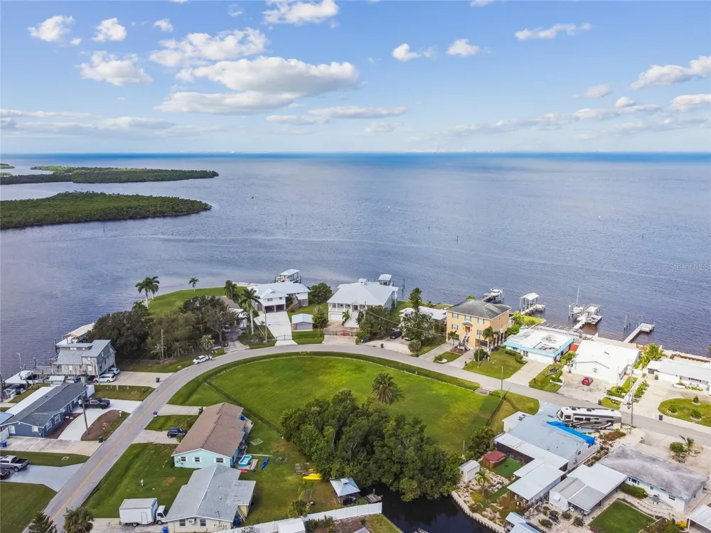 W SHELL POINT ROAD Ruskin, FL 33570