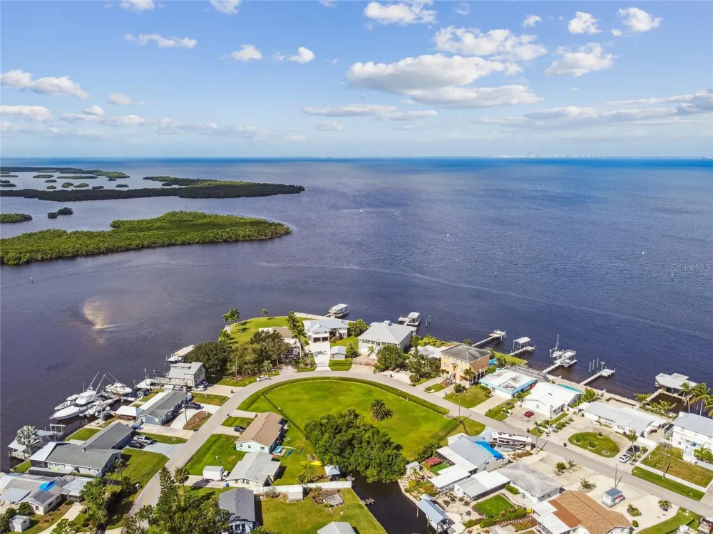 W SHELL POINT ROAD Ruskin, FL 33570