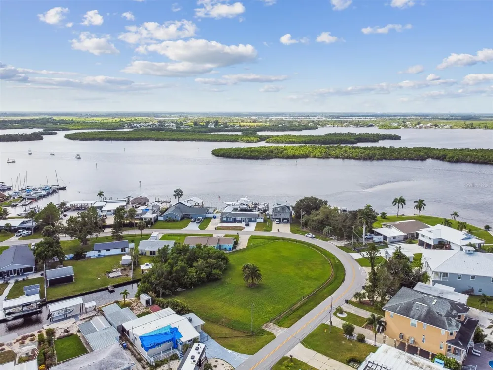 W SHELL POINT ROAD Ruskin, FL 33570