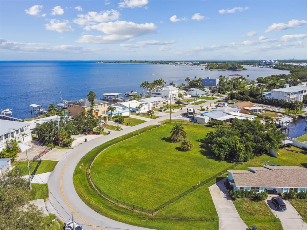 W SHELL POINT ROAD Ruskin, FL 33570